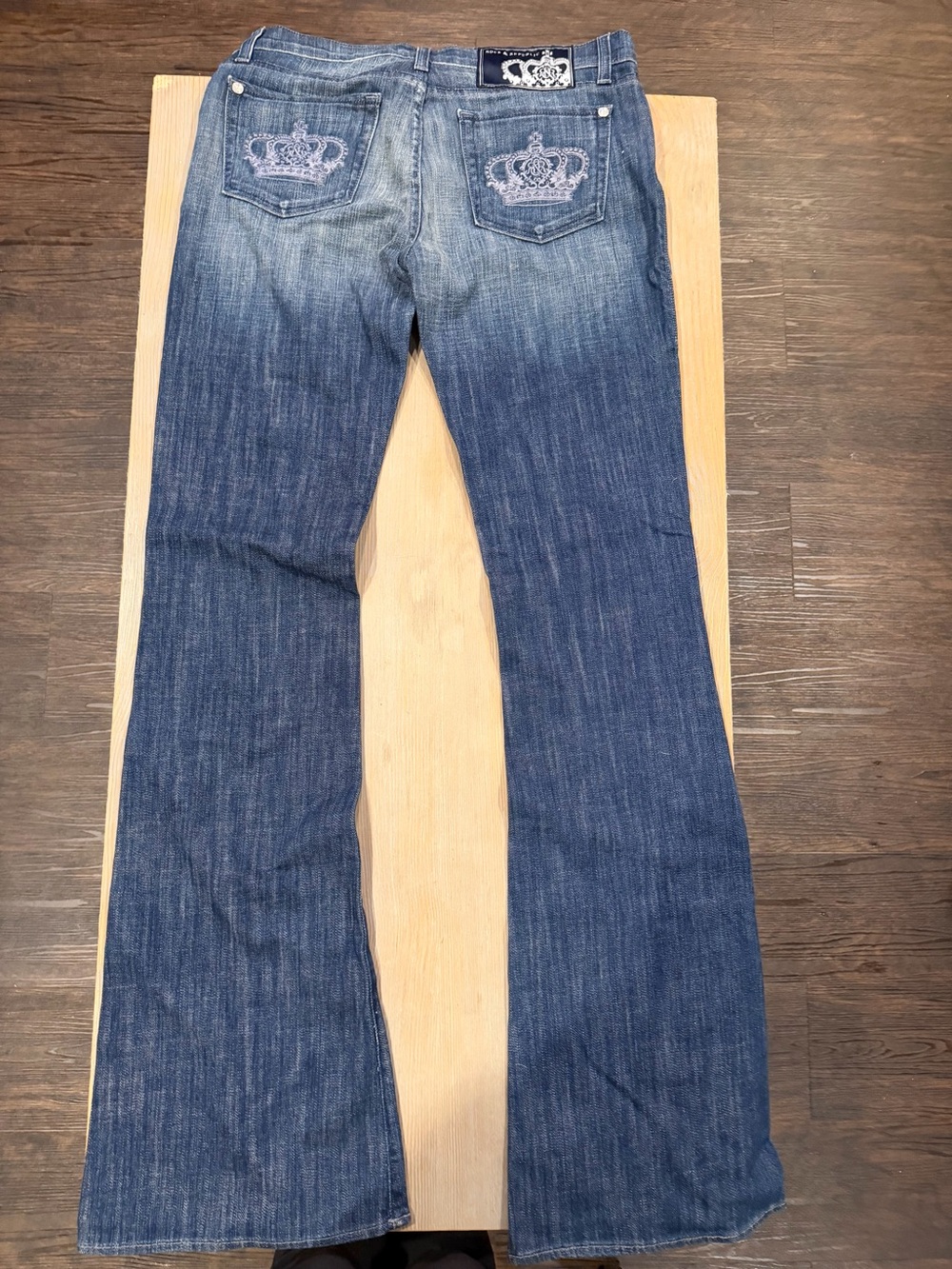 Rock & Republic Women's Blue Flare Jeans - Mid Wash - Picture 2 of 7